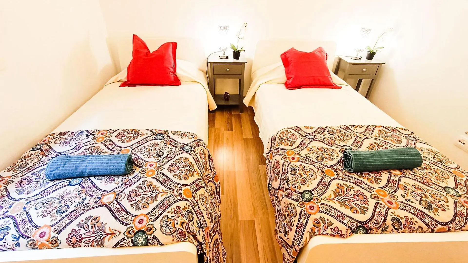 Oasis Rooms Barcelona - By La Rambla Hostel
