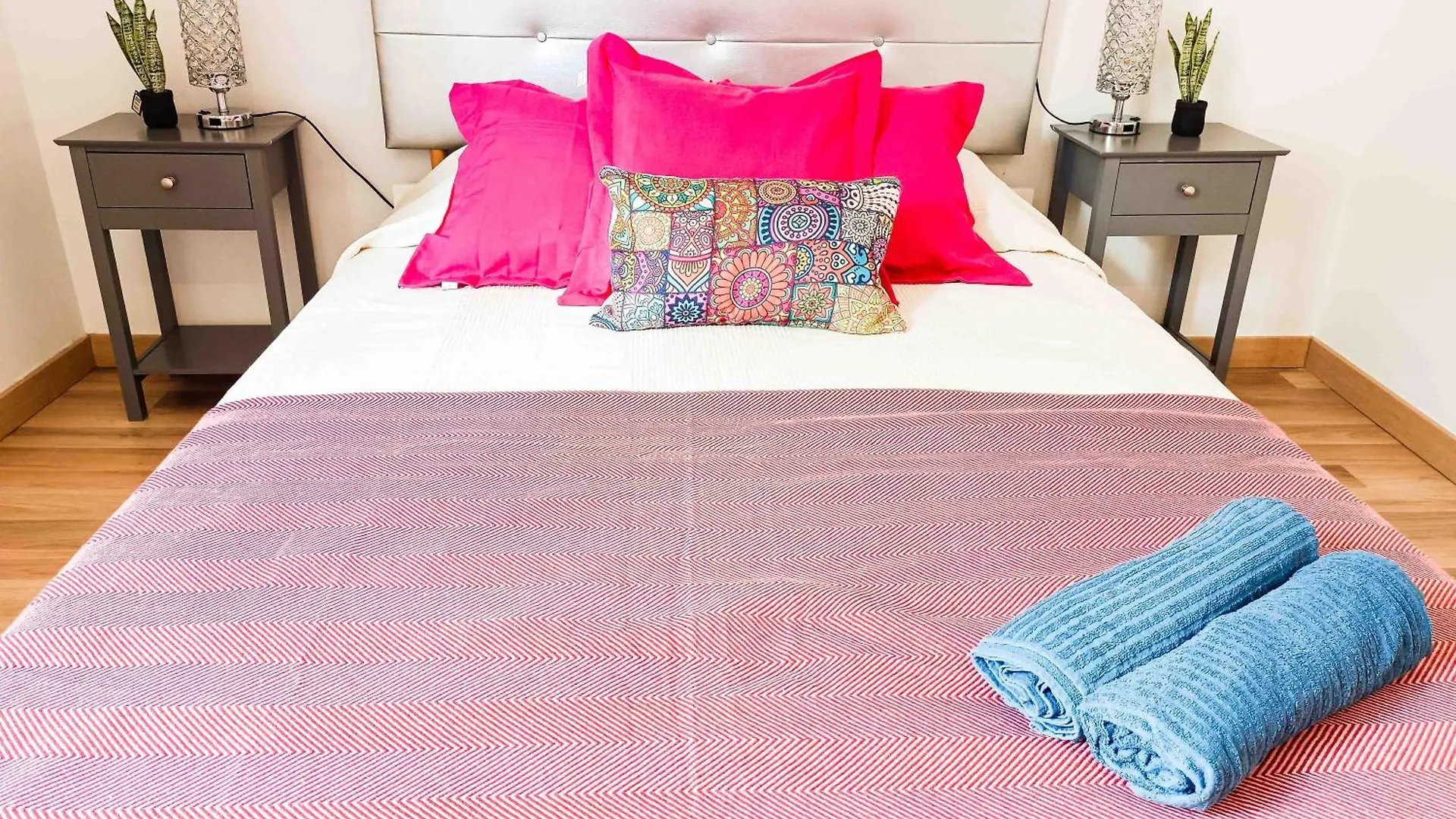 Oasis Rooms Barcelona - By La Rambla Spain