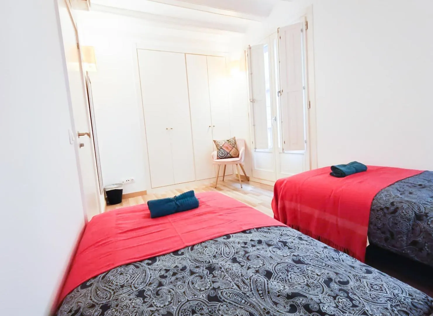 Hostel Oasis Rooms Barcelona - By La Rambla Spain