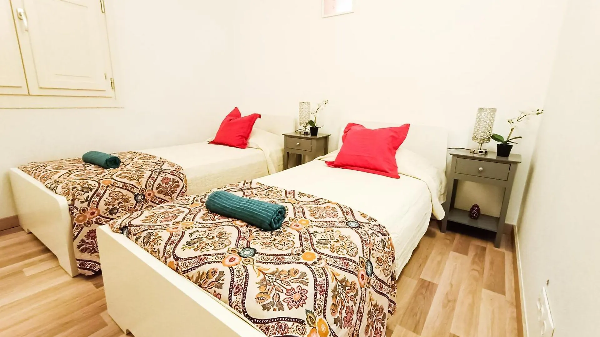 Oasis Rooms Barcelona - By La Rambla
